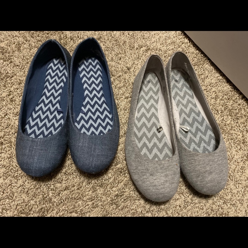 Bundle of 2 pair of ballet flats.